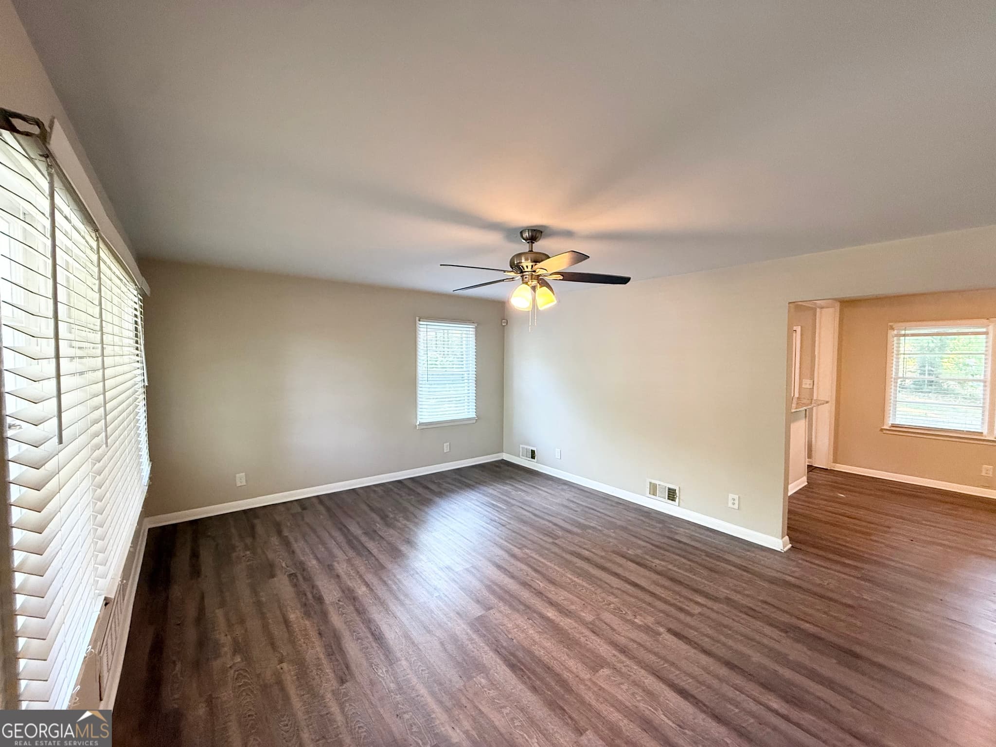 4 bedroom, 2 bathroom, 2,553 sq ft single family residence for sale at 3040 Barksdale Circle, East Point, GA 30344 — photo 4
