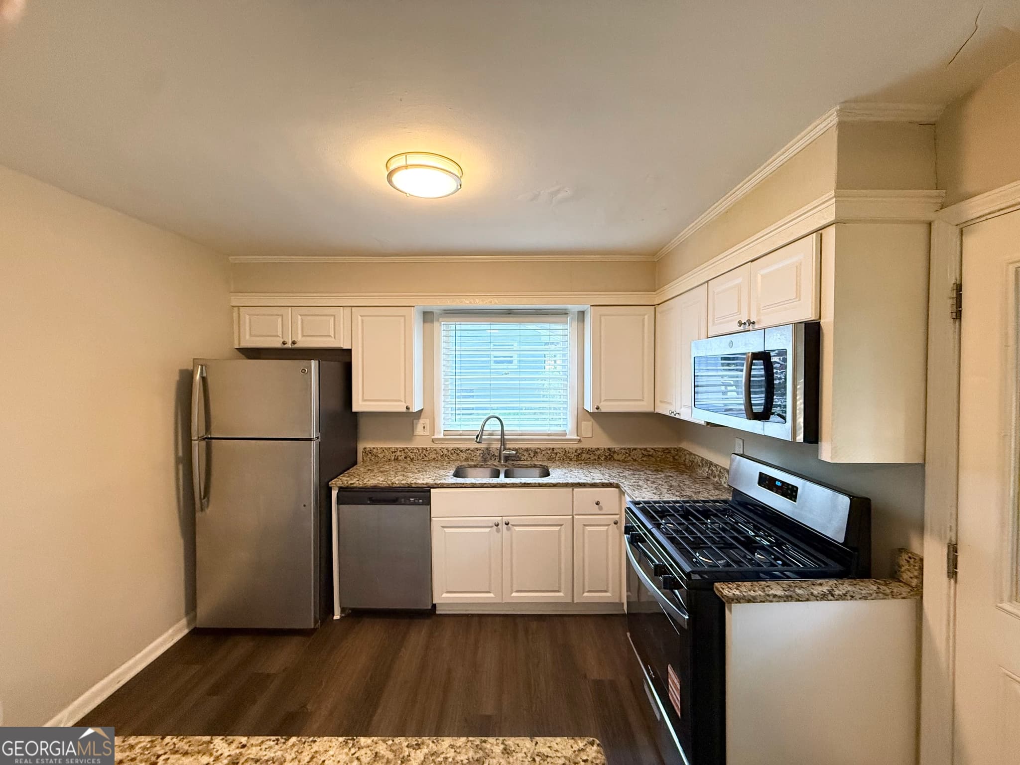 4 bedroom, 2 bathroom, 2,553 sq ft single family residence for sale at 3040 Barksdale Circle, East Point, GA 30344 — photo 8