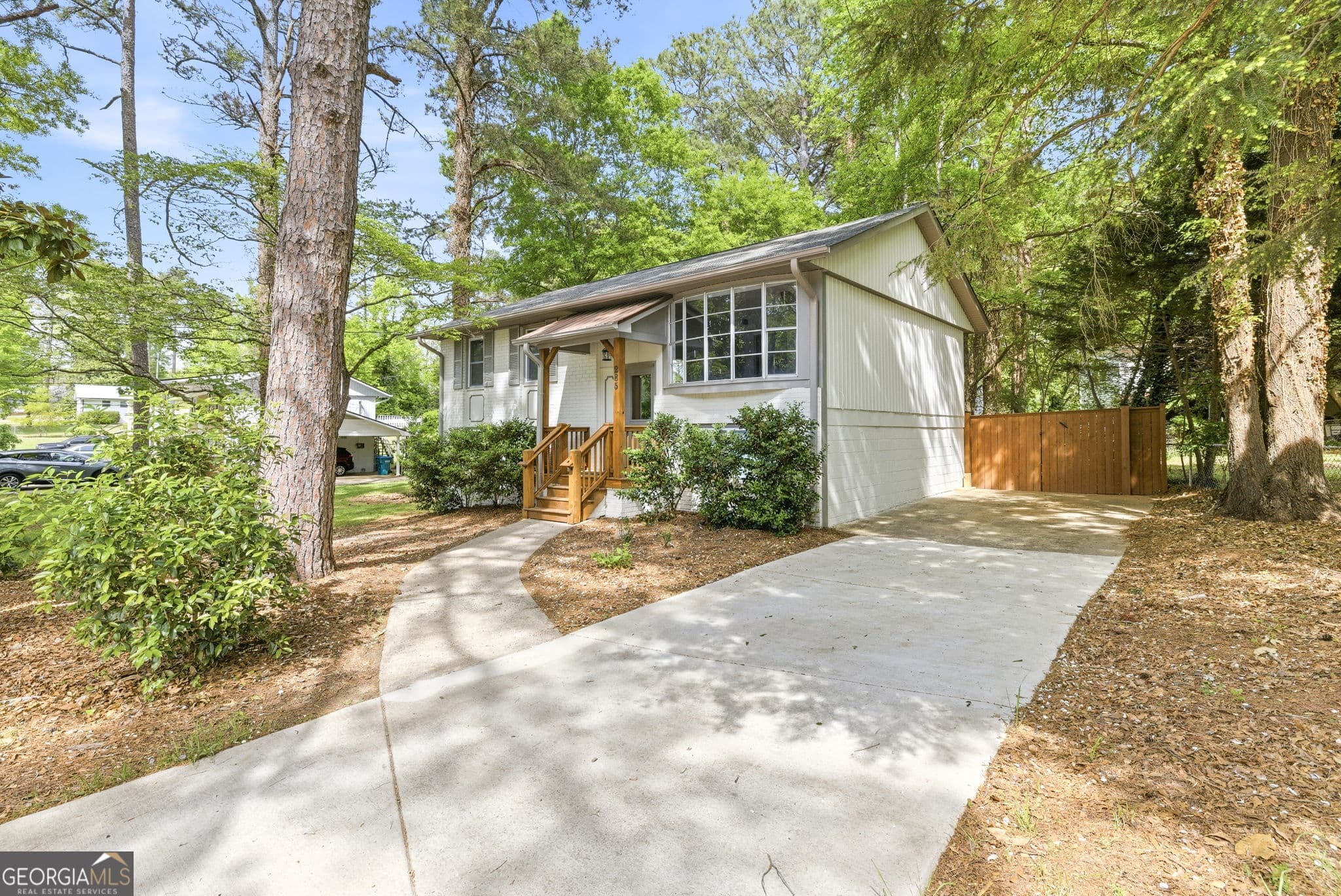 5 bedroom, 3 bathroom, 1,850 sq ft single family residence for sale at 285 Kings Circle, Athens, GA 30606 — photo 4