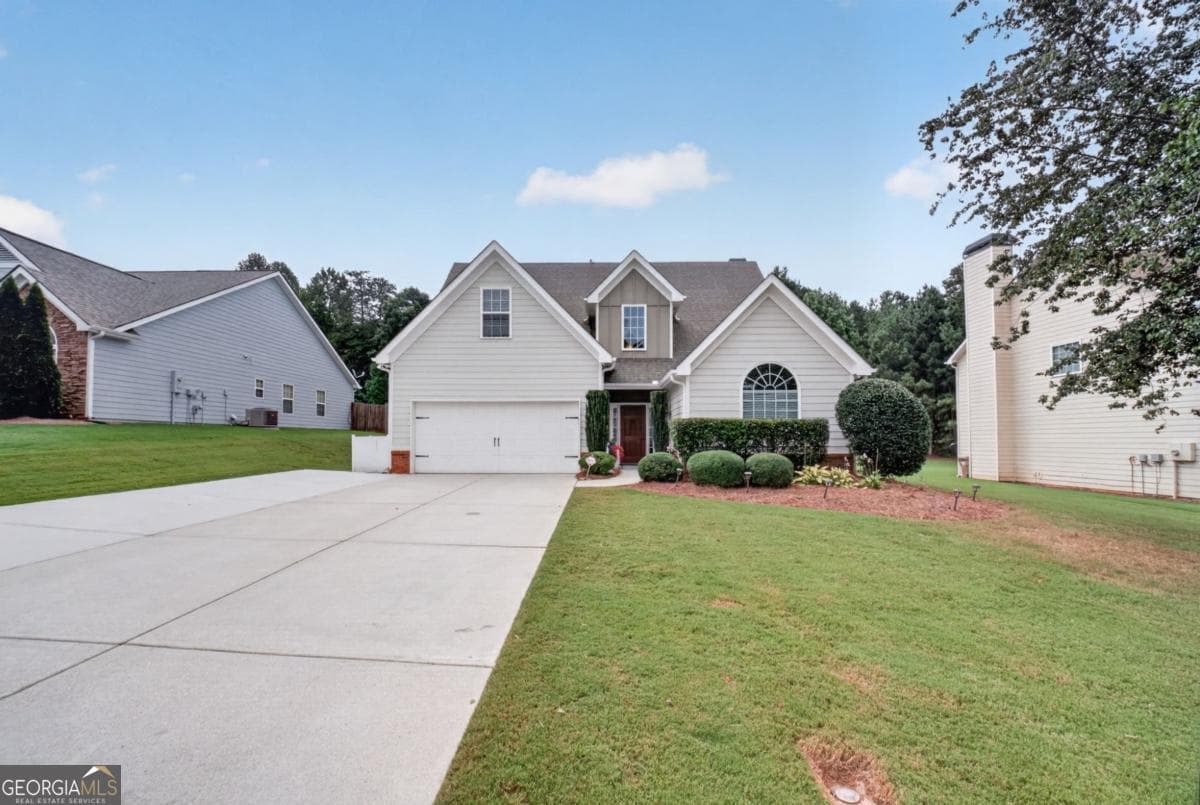 5 bedroom, 2.5 bathroom, 2,768 sq ft single family residence for sale at 6280 Cove Creek Drive, Flowery Branch, GA 30542 — photo 2