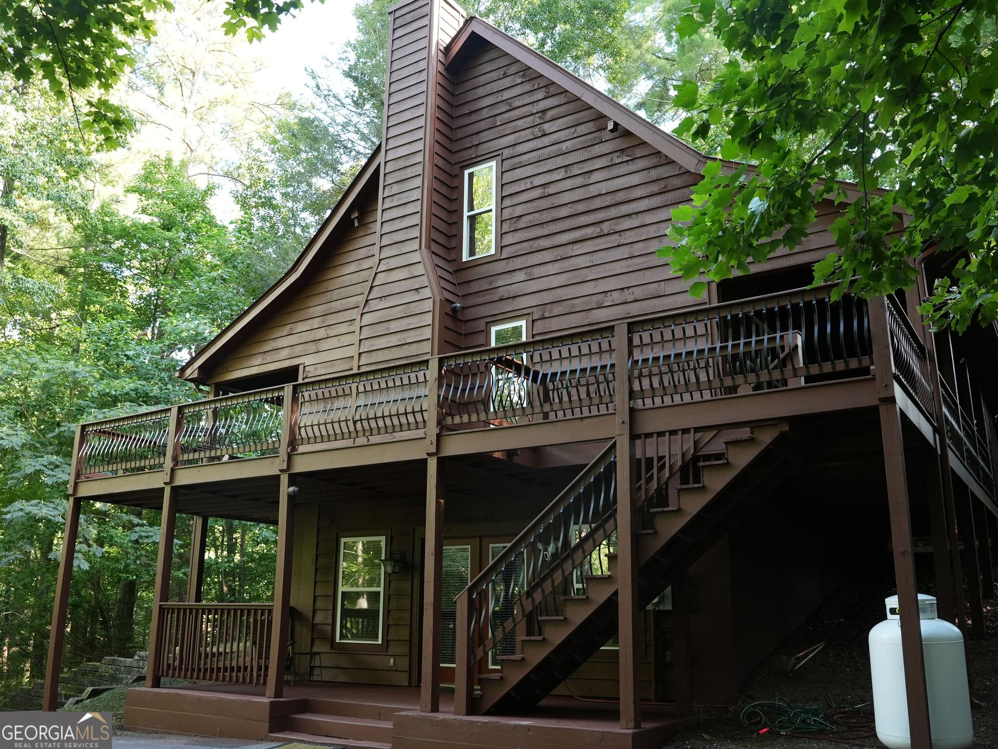 3 bedroom, 3 bathroom, 1,632 sq ft single family residence for sale at 369 Myrna Branch Road, Helen, GA 30545 — photo 2