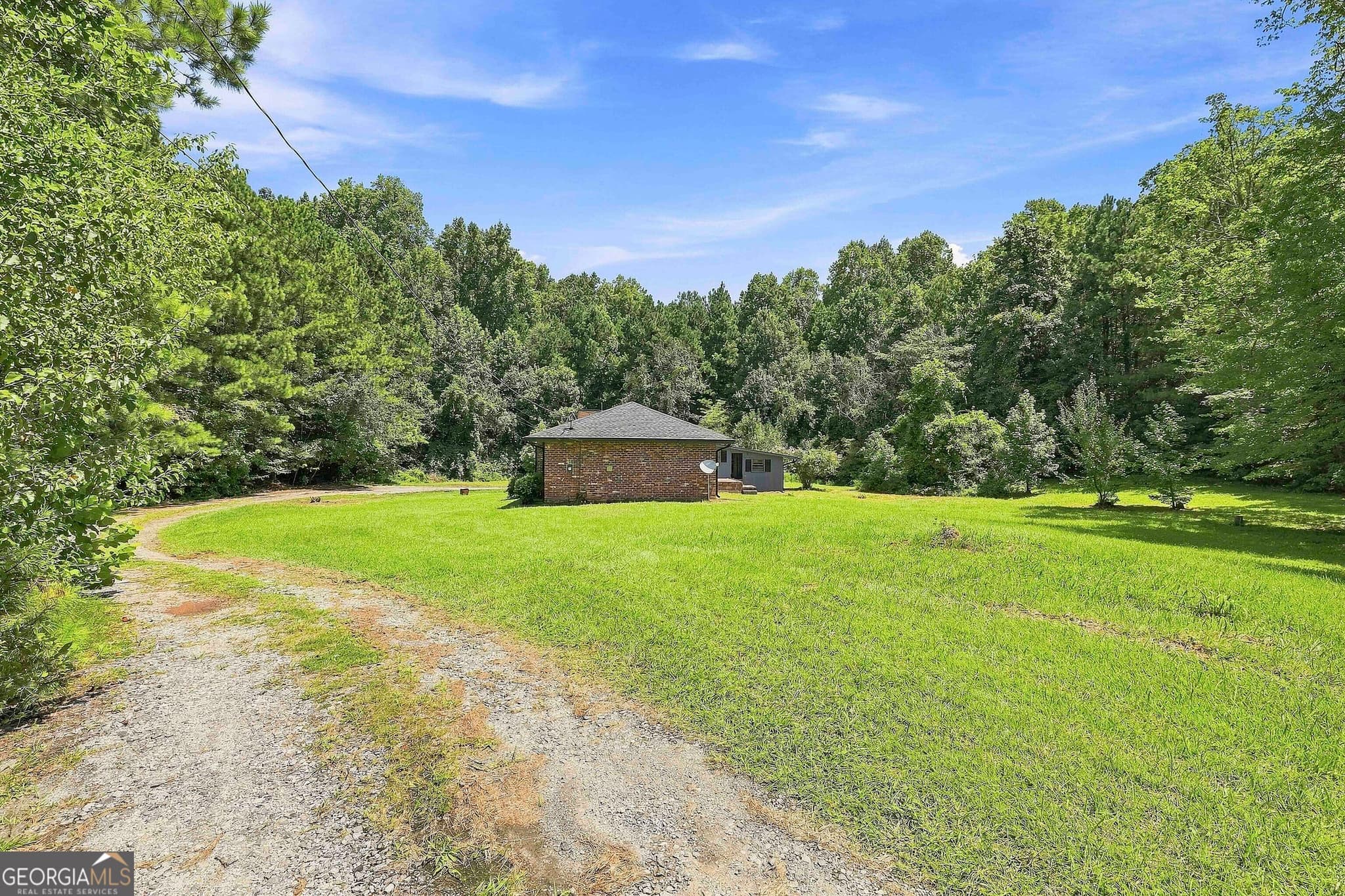 3 bedroom, 2 bathroom, 2,160 sq ft single family residence for sale at 490 Mehaffey Drive, Fairburn, GA 30213 — photo 2