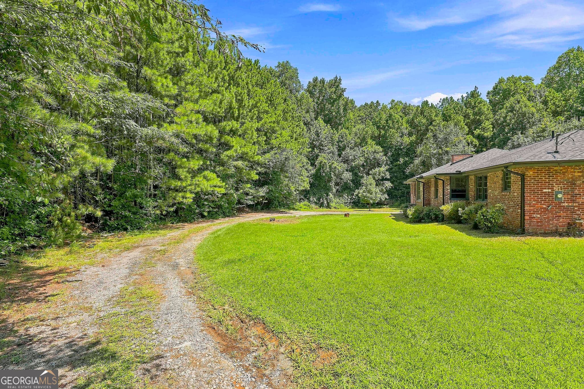 3 bedroom, 2 bathroom, 2,160 sq ft single family residence for sale at 490 Mehaffey Drive, Fairburn, GA 30213 — photo 3