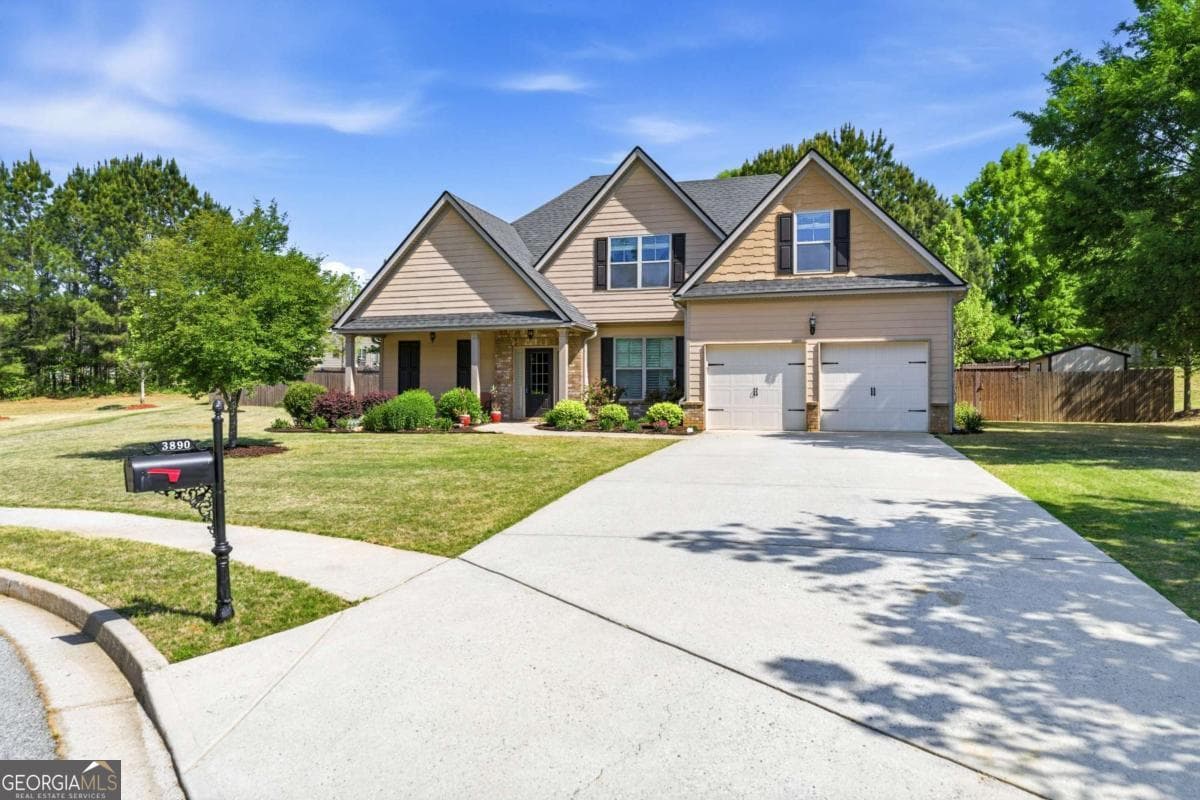 4 bedroom, 3.5 bathroom, 2,570 sq ft single family residence for sale at 3890 Savannah Trace, Douglasville, GA 30135 — photo 2