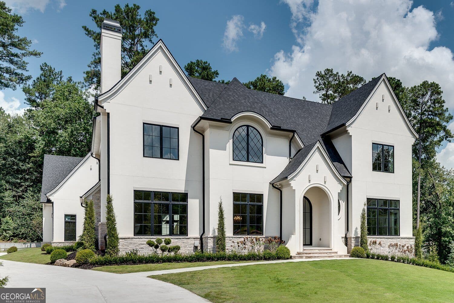 5 bedroom, 6 bathroom, 8,316 sq ft single family residence for sale at 130 Bridge Way, Alpharetta, GA 30005 — photo 4