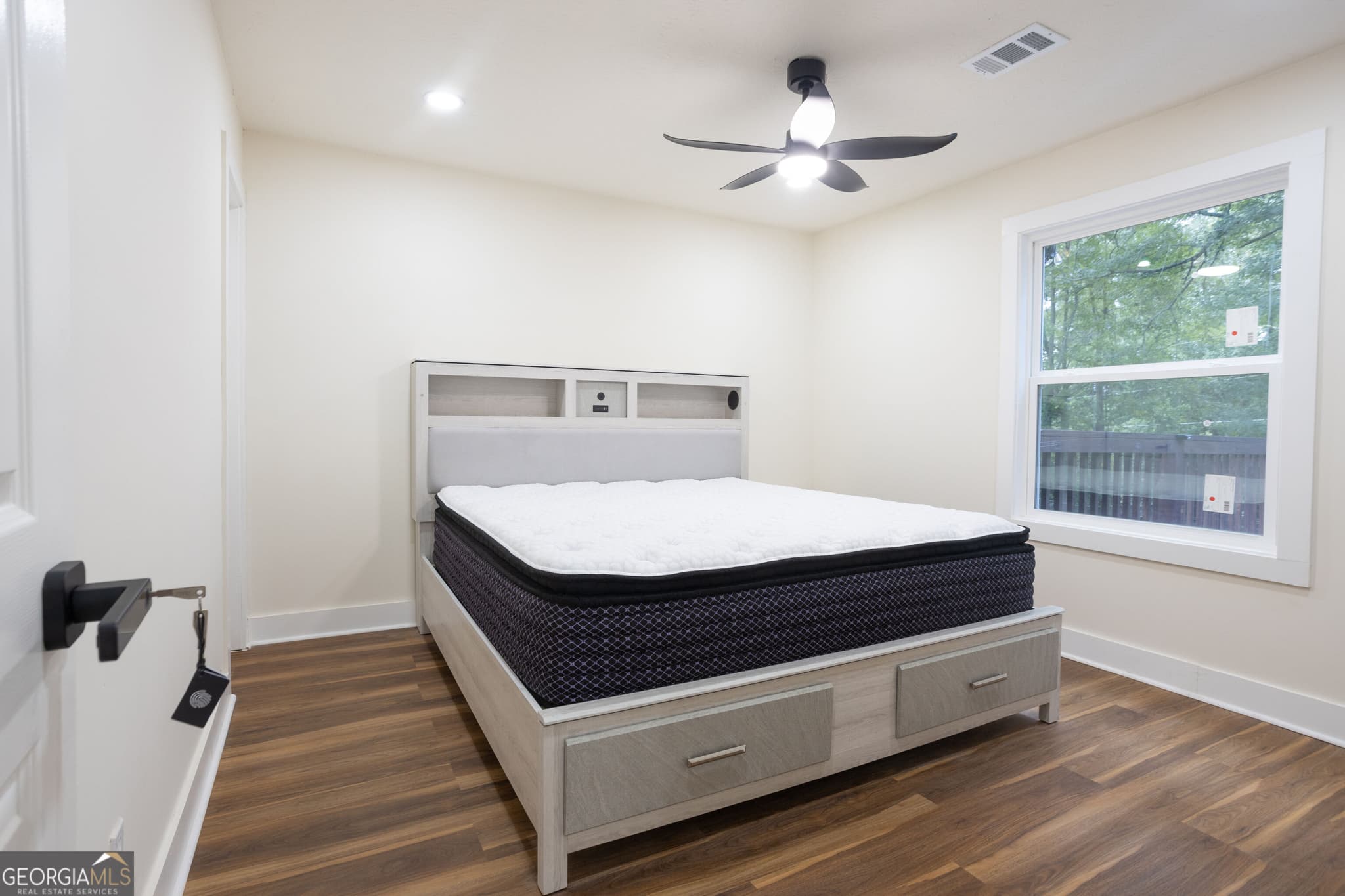 3 bedroom, 2 bathroom, 1,425 sq ft single family residence for sale at 2127 Blue Creek Court, Conley, GA 30288 — photo 3
