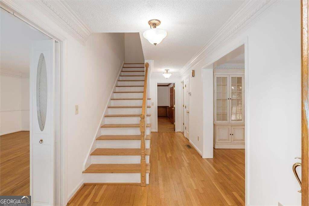 5 bedroom, 3.5 bathroom, 4,724 sq ft single family residence for sale at 1942 Musket Court, Smoke Rise, GA 30087 — photo 5