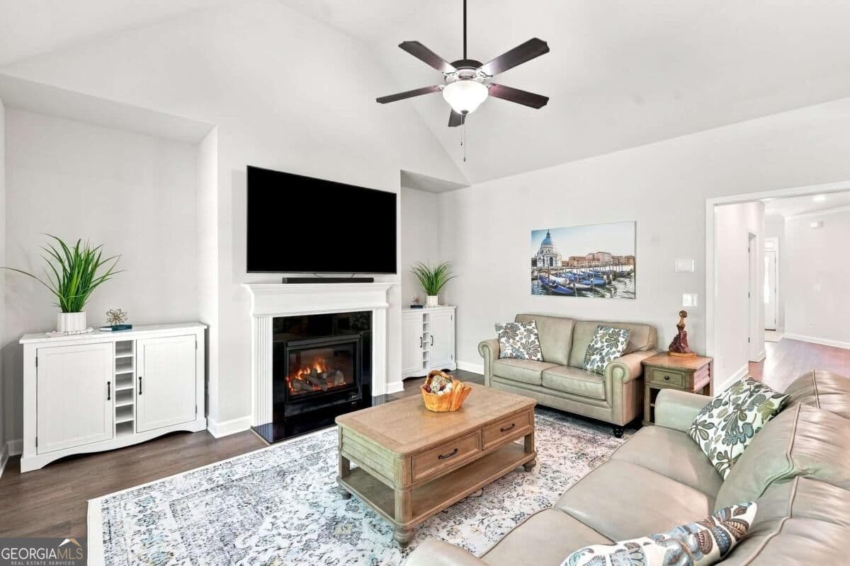 4 bedroom, 3 bathroom, 2,629 sq ft single family residence for sale at 252 Saratoga Drive, Acworth, GA 30102 — photo 6