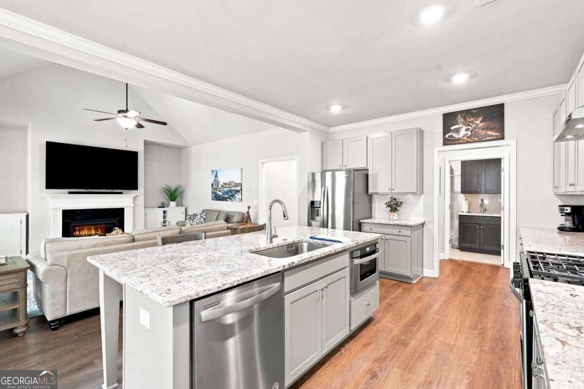 4 bedroom, 3 bathroom, 2,629 sq ft single family residence for sale at 252 Saratoga Drive, Acworth, GA 30102 — photo 9