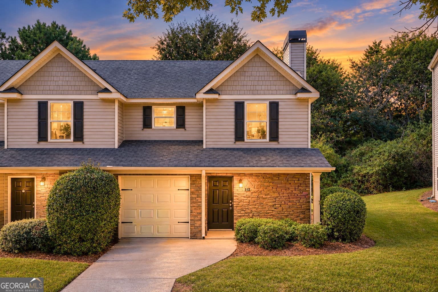 2 bedroom, 2 bathroom, 1,155 sq ft townhouse for sale at 121 Cypress Court, Canton, GA 30115