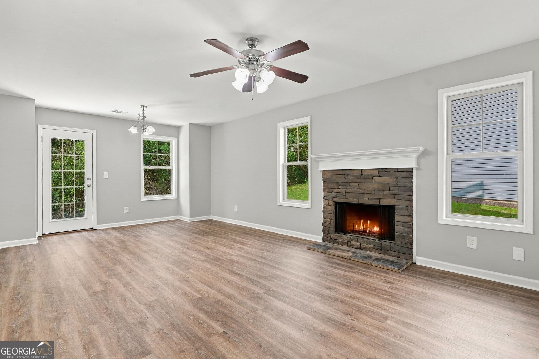 2 bedroom, 2 bathroom, 1,155 sq ft townhouse for sale at 121 Cypress Court, Canton, GA 30115 — photo 5