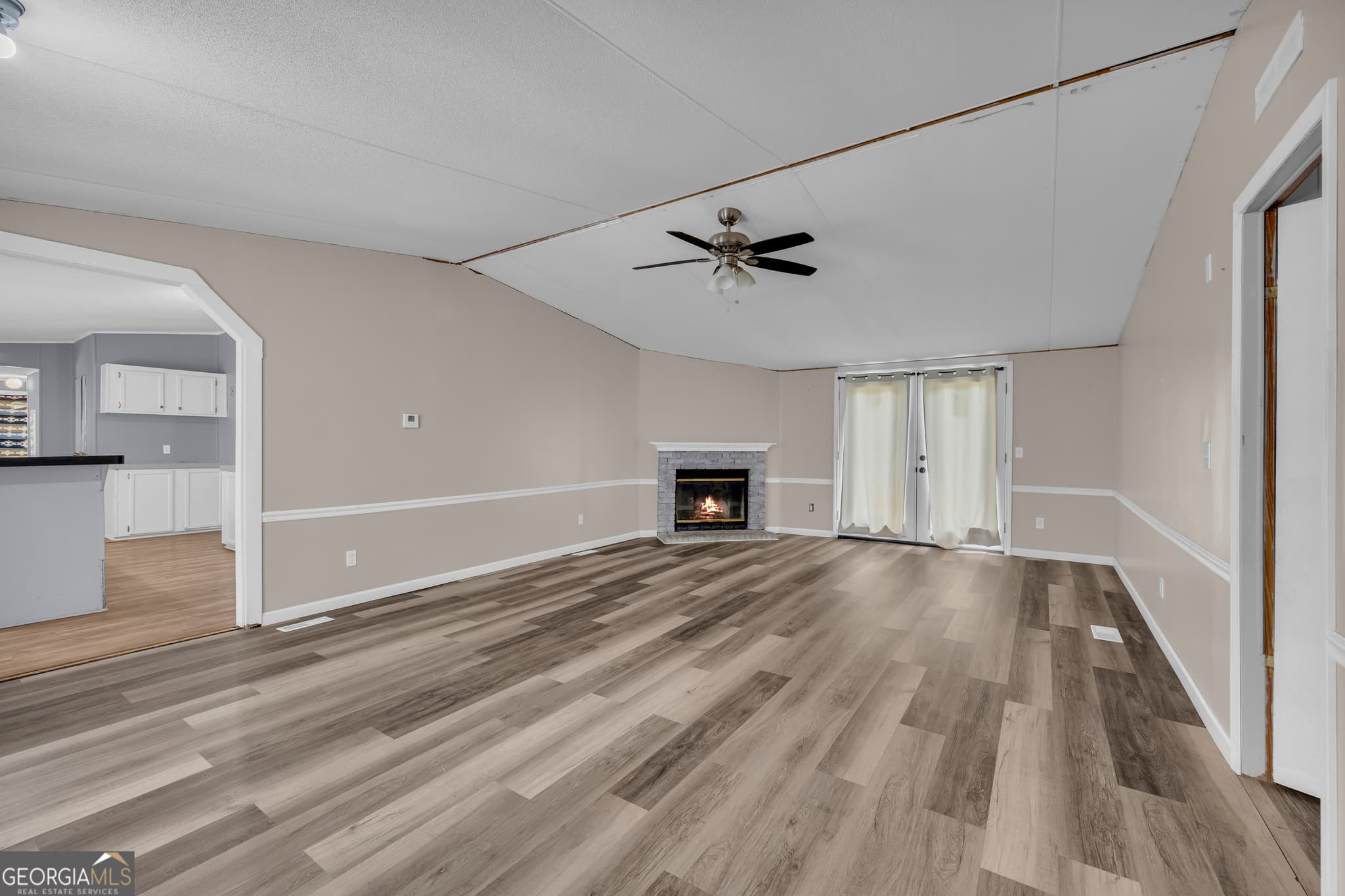 3 bedroom, 2 bathroom, 1,680 sq ft manufactured home,single family residence for sale at 35 Jordan Loop, Toccoa, GA 30577 — photo 4