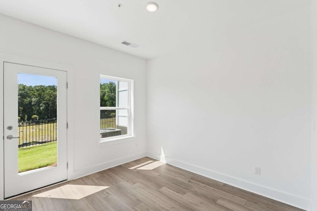 3 bedroom, 2.5 bathroom, 1,910 sq ft townhouse for sale at 202 Redbud Road, Canton, GA 30114 — photo 10