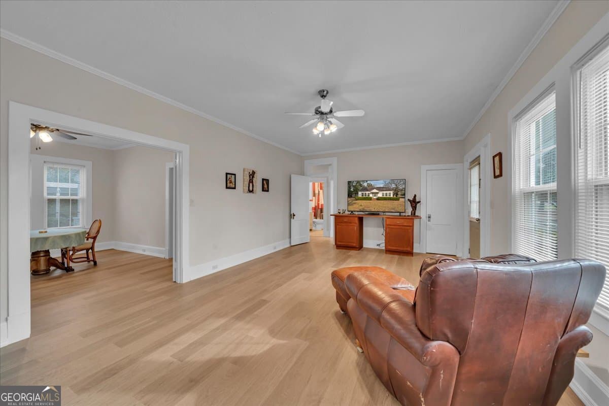 2 bedroom, 1 bathroom, 1,176 sq ft single family residence for sale at 425 S 3rd Street, Vienna, GA 31092 — photo 5