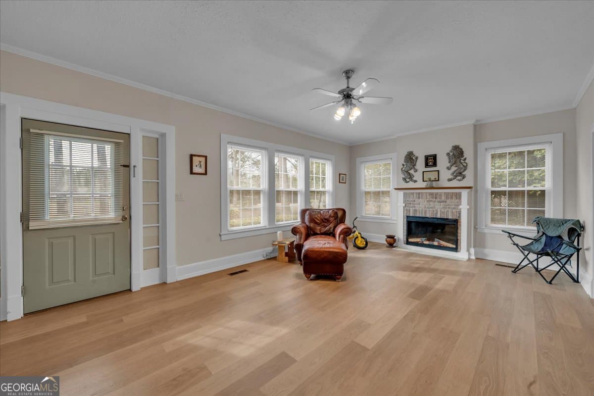 2 bedroom, 1 bathroom, 1,176 sq ft single family residence for sale at 425 S 3rd Street, Vienna, GA 31092 — photo 4