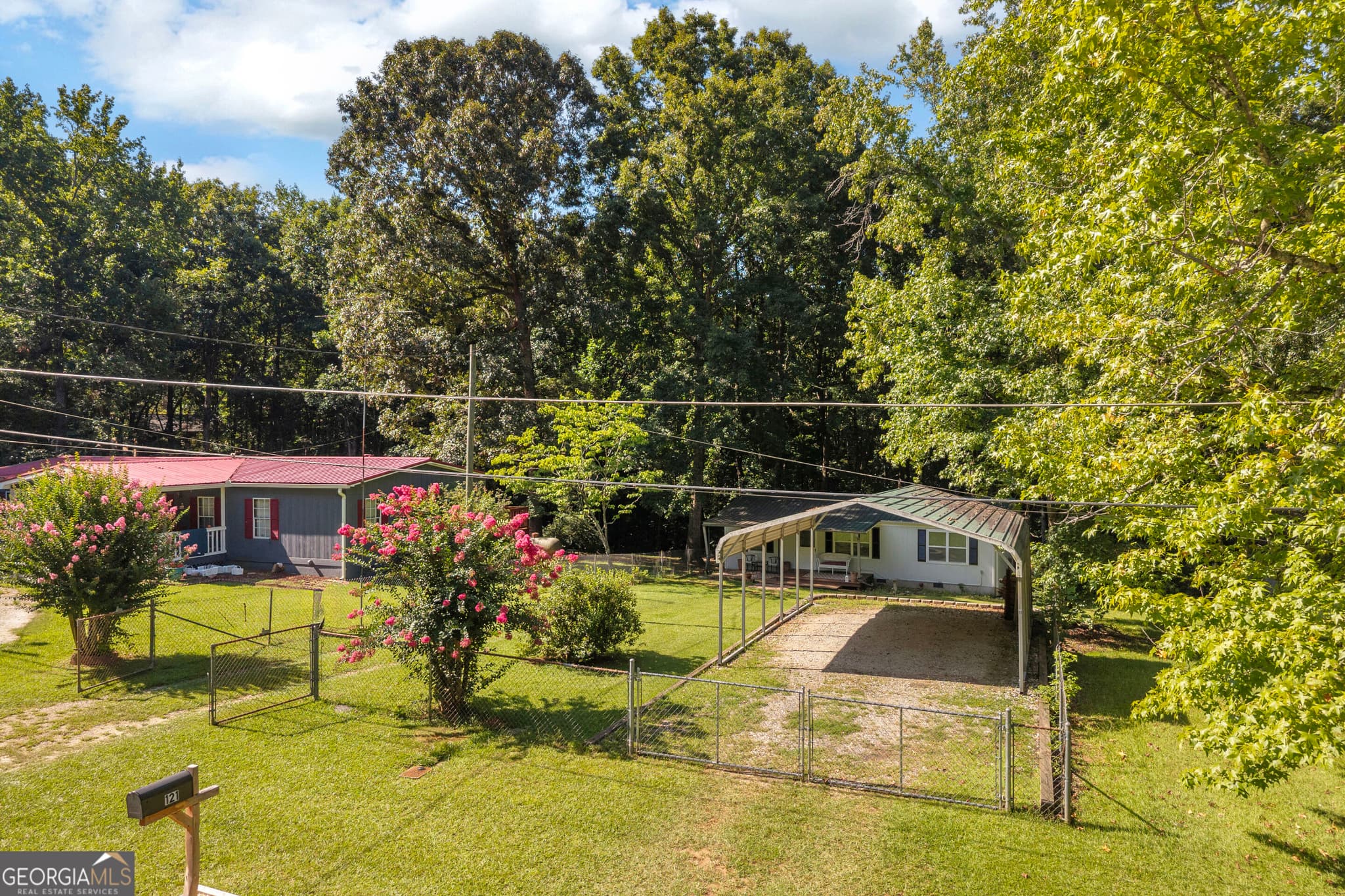 3 bedroom, 2 bathroom, 960 sq ft manufactured home,single family residence for sale at 121 Lake View Court, Lavonia, GA 30553 — photo 3