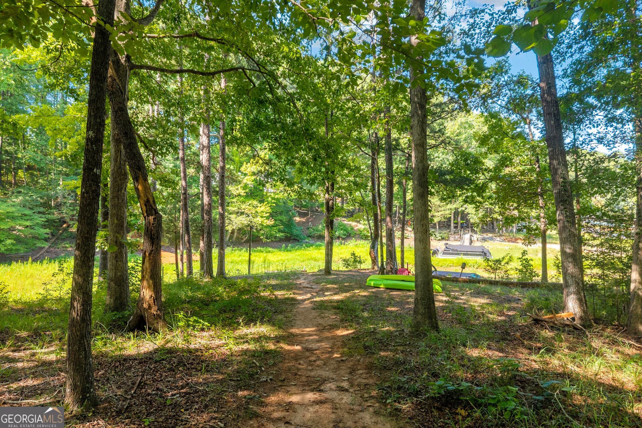 3 bedroom, 2 bathroom, 960 sq ft manufactured home,single family residence for sale at 121 Lake View Court, Lavonia, GA 30553 — photo 4