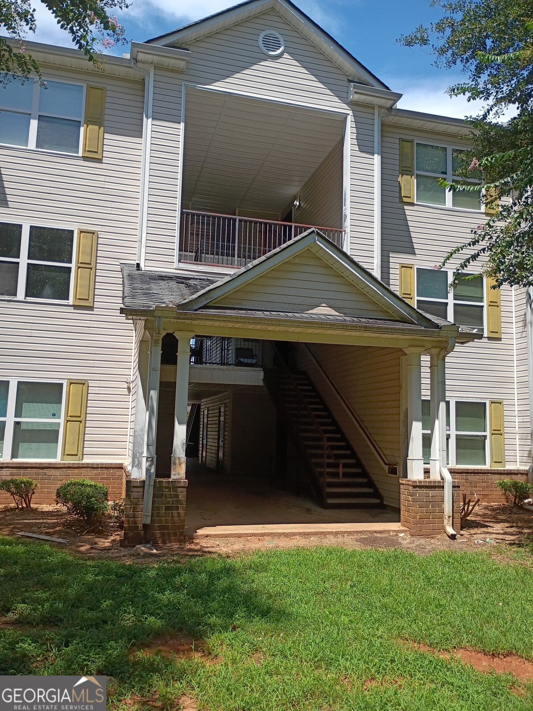 3 bedroom, 2 bathroom, 1,292 sq ft condominium for sale at 6304 Waldrop Place, Decatur, GA 30034 — photo 5