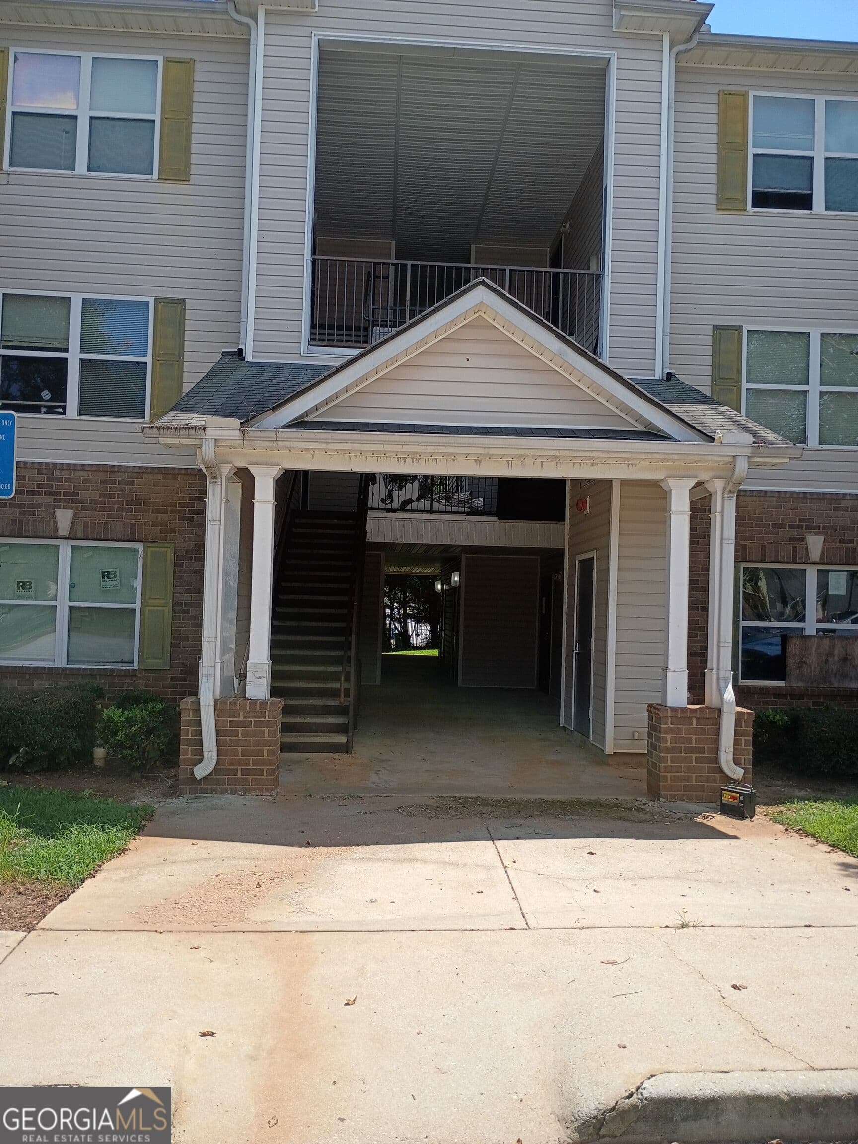 3 bedroom, 2 bathroom, 1,292 sq ft condominium for sale at 6304 Waldrop Place, Decatur, GA 30034 — photo 8