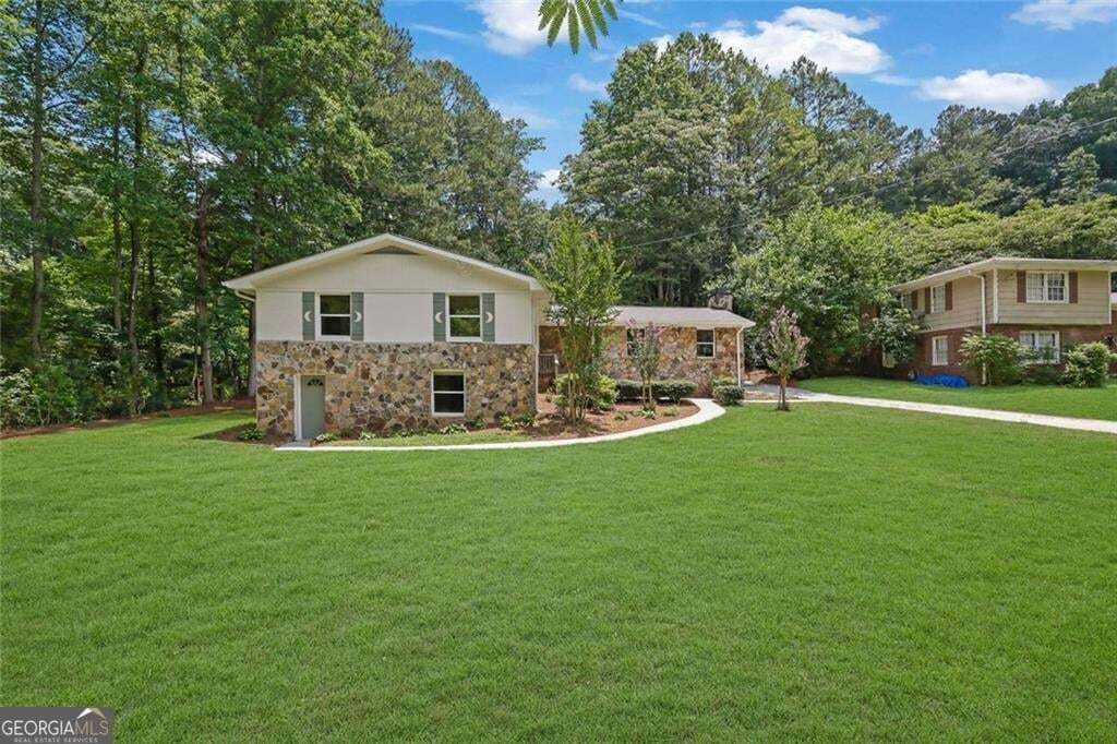 4 bedroom, 2 bathroom, 2,526 sq ft single family residence for sale at 2270 Addison Road, Marietta, GA 30066 — photo 2