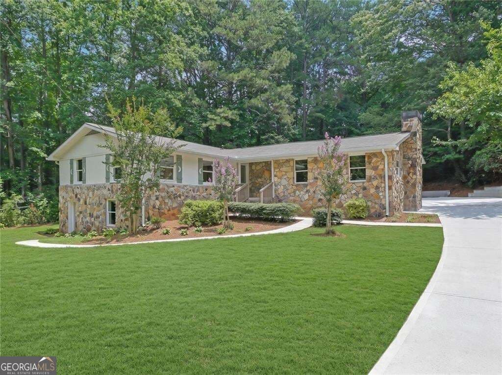 4 bedroom, 2 bathroom, 2,526 sq ft single family residence for sale at 2270 Addison Road, Marietta, GA 30066 — photo 3