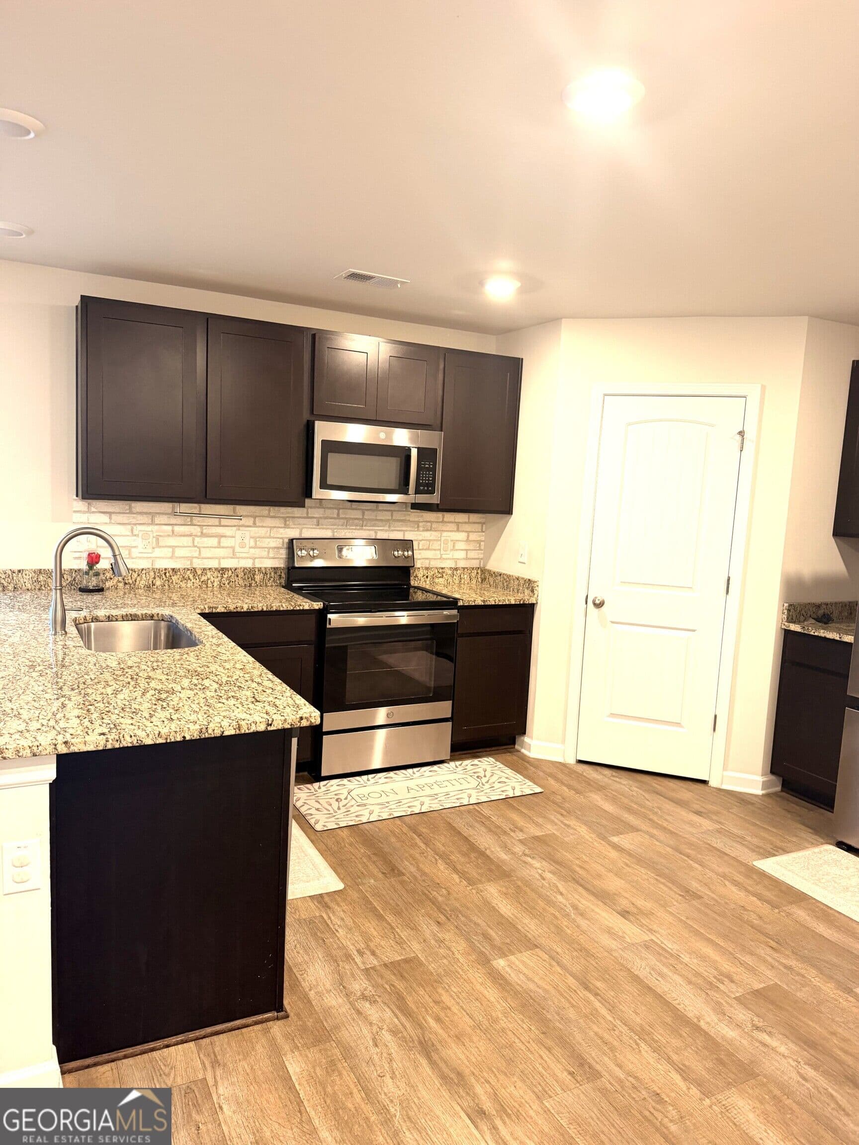 4 bedroom, 3 bathroom, 2,362 sq ft single family residence for rent at 104 Haylie Court, Macon, GA 31216 for $2,200 a month — photo 4