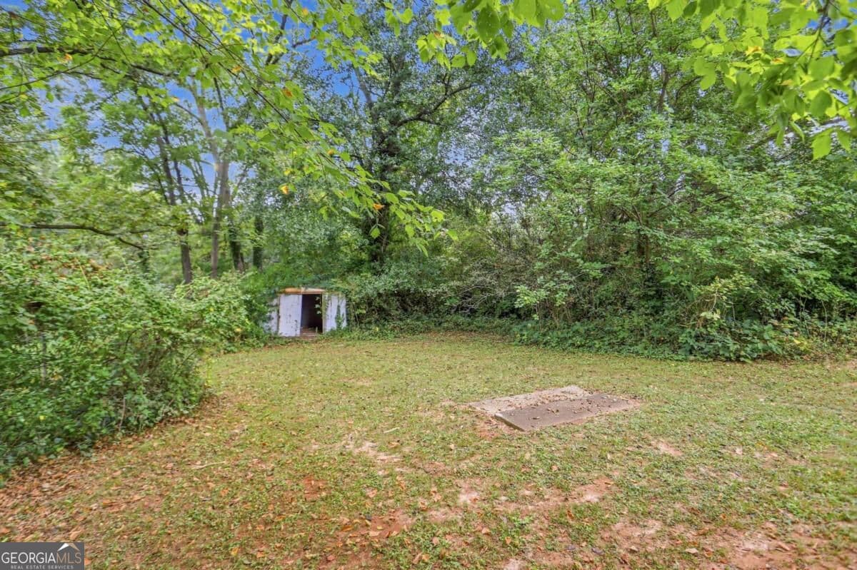 3 bedroom, 1 bathroom, 1,352 sq ft single family residence for sale at 2004 Meadow Lane, Decatur, GA 30032 — photo 10