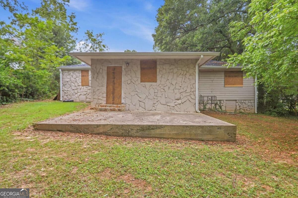 3 bedroom, 1 bathroom, 1,352 sq ft single family residence for sale at 2004 Meadow Lane, Decatur, GA 30032 — photo 8