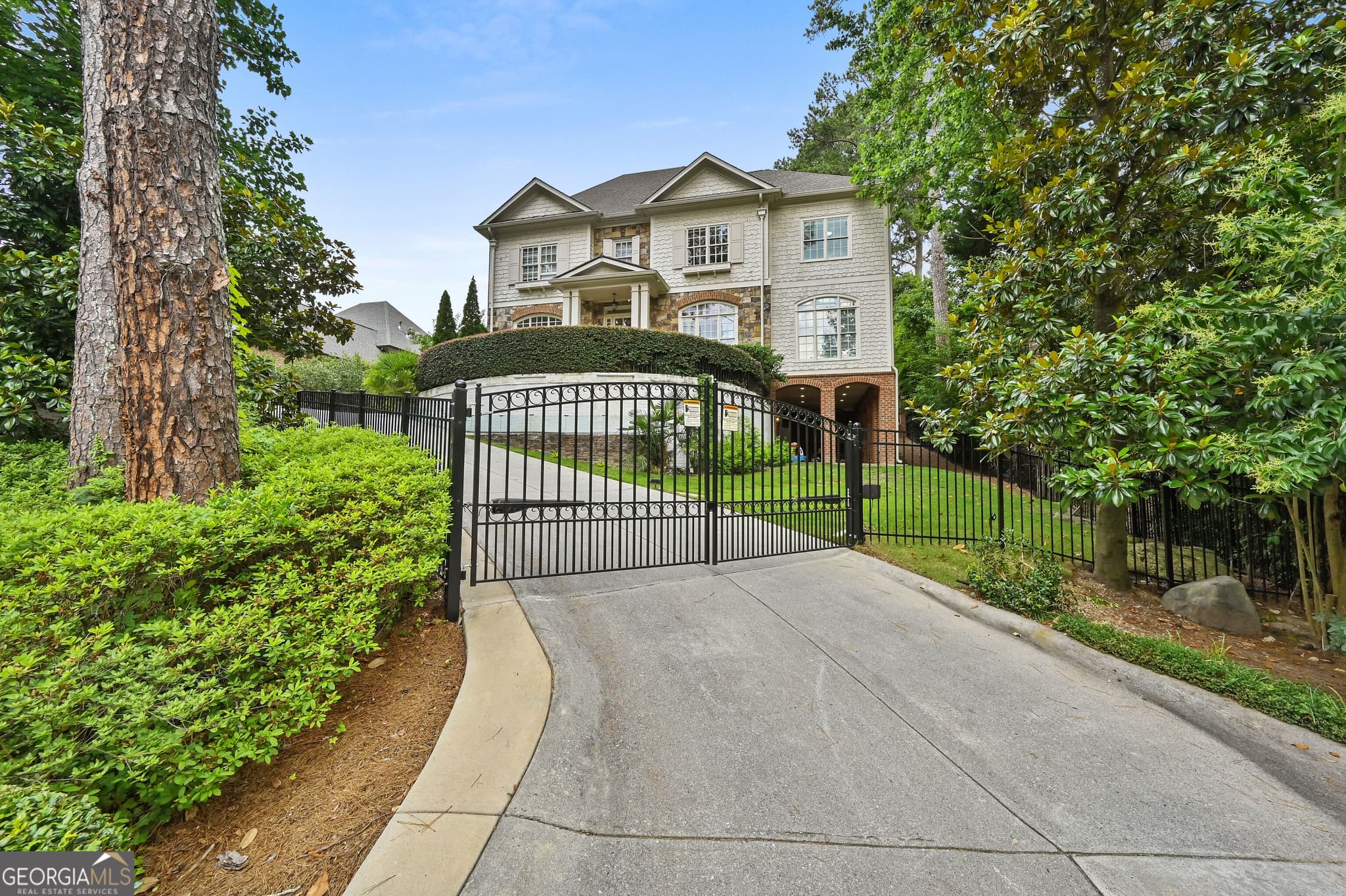 8 bedroom, 7.5 bathroom, 7,619 sq ft single family residence for sale at 982 NE CANTER Road, Atlanta, GA 30324 — photo 1 of 81