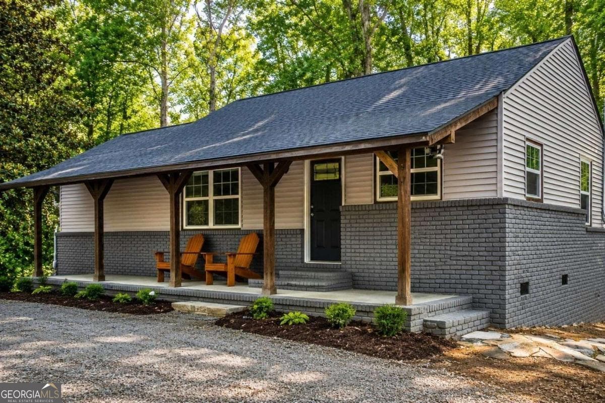 2 bedroom, 2 bathroom, 1,005 sq ft single family residence for sale at 2087 Chatsworth Highway, Ellijay, GA 30540 — photo 1 of 21