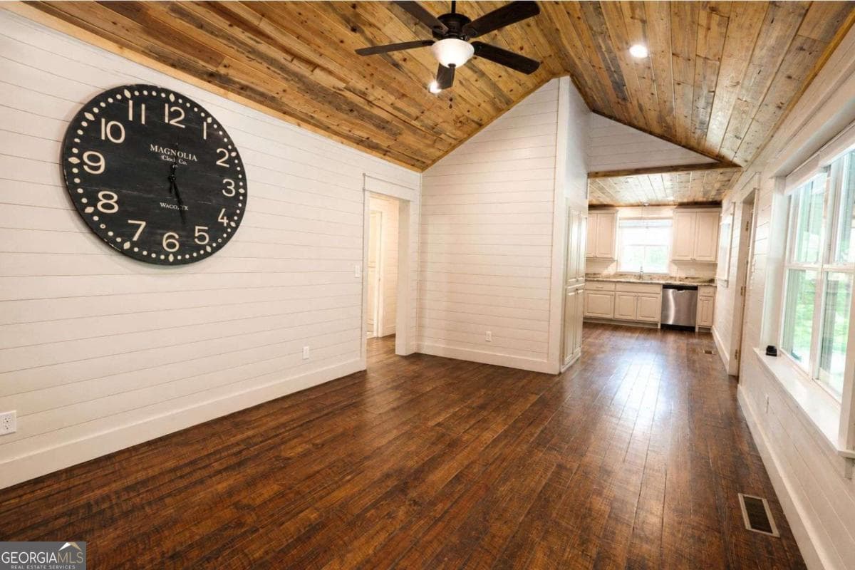 2 bedroom, 2 bathroom, 1,005 sq ft single family residence for sale at 2087 Chatsworth Highway, Ellijay, GA 30540 — photo 10