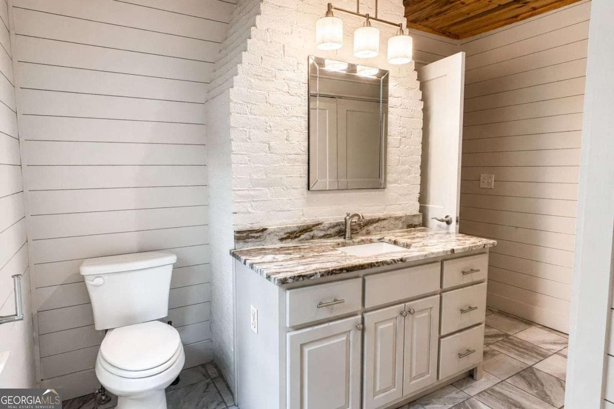 2 bedroom, 2 bathroom, 1,005 sq ft single family residence for sale at 2087 Chatsworth Highway, Ellijay, GA 30540 — photo 4