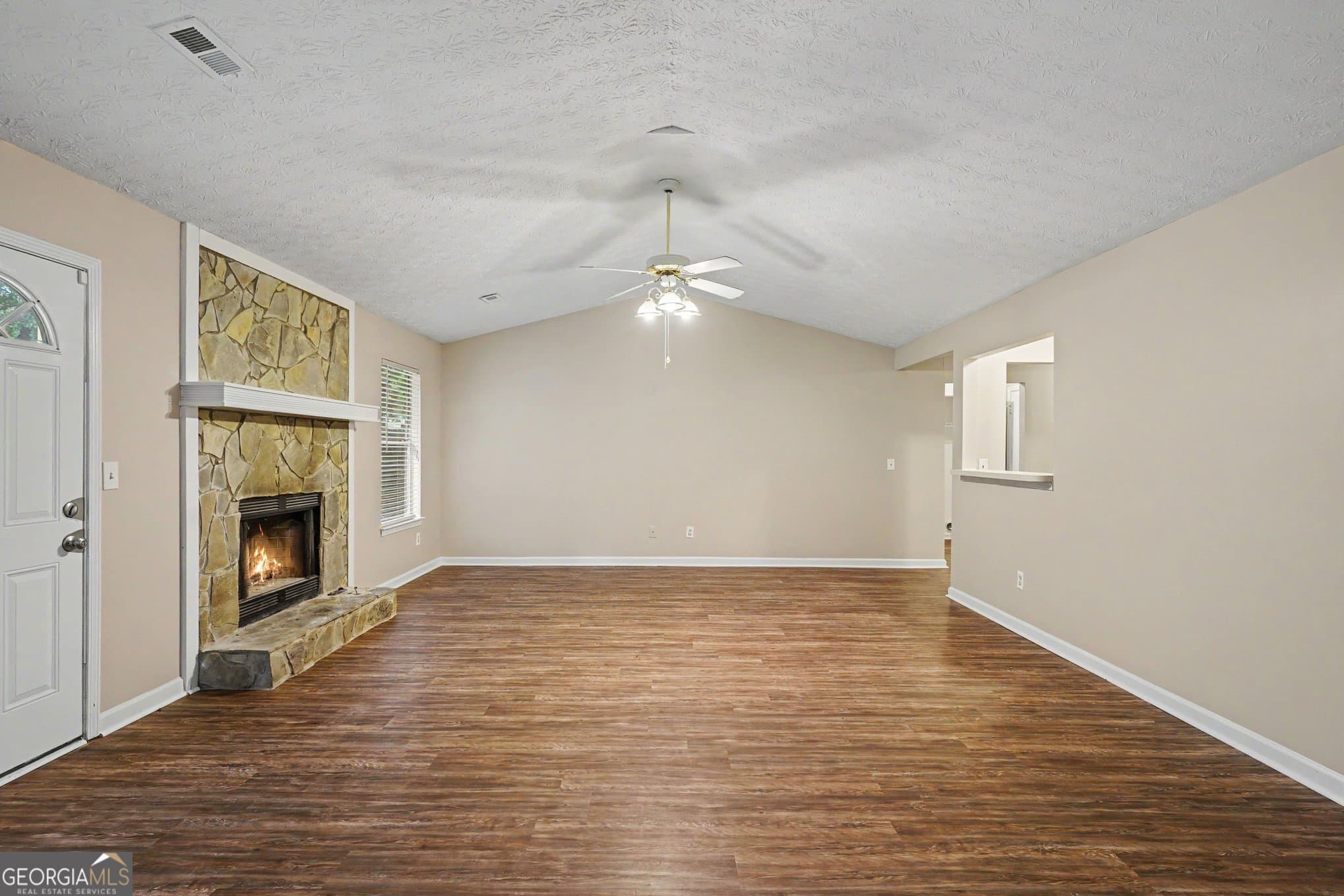 3 bedroom, 2 bathroom, 1,580 sq ft single family residence for sale at 2900 Rosecommons Drive, Hampton, GA 30228 — photo 6