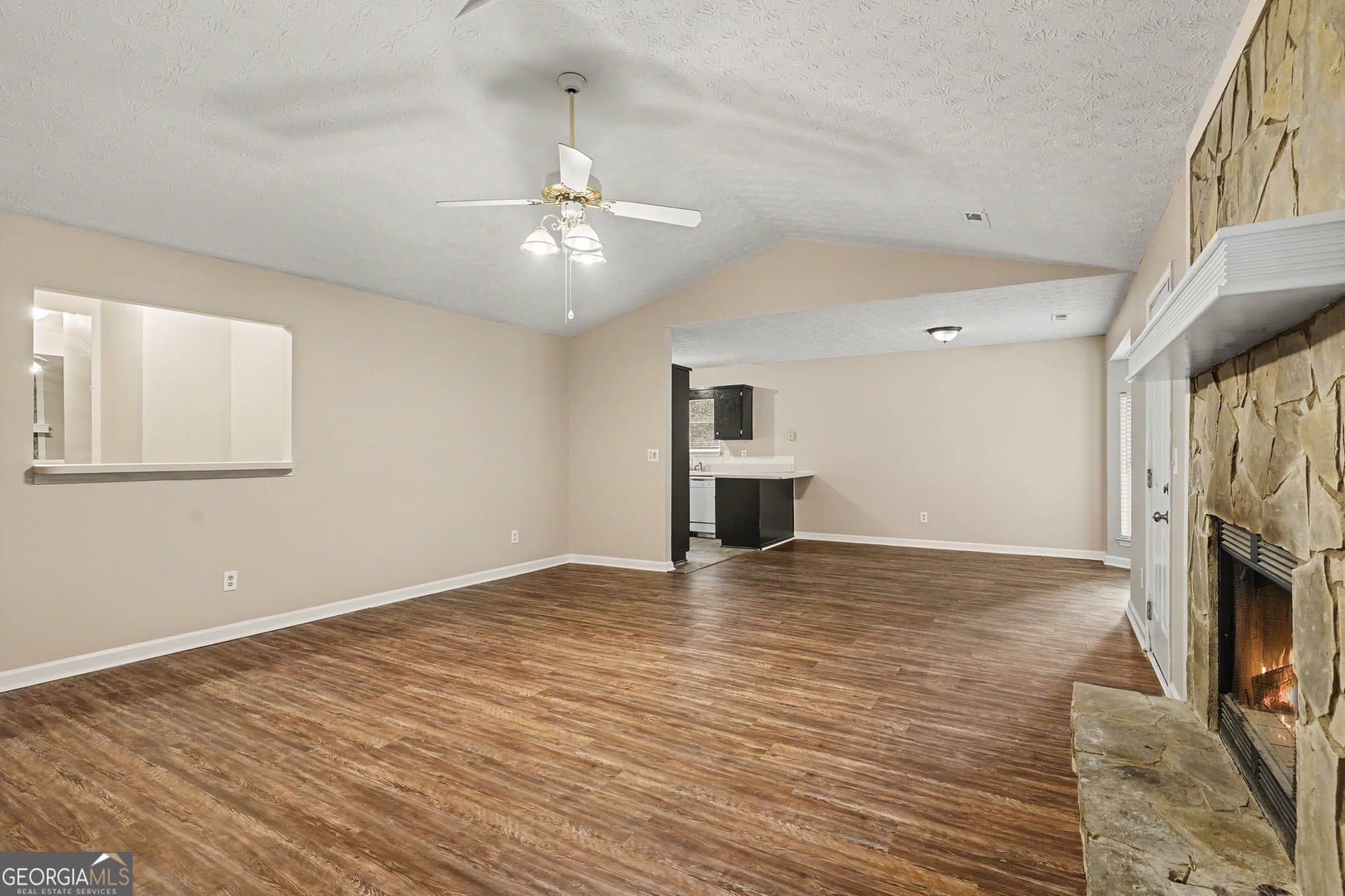 3 bedroom, 2 bathroom, 1,580 sq ft single family residence for sale at 2900 Rosecommons Drive, Hampton, GA 30228 — photo 7
