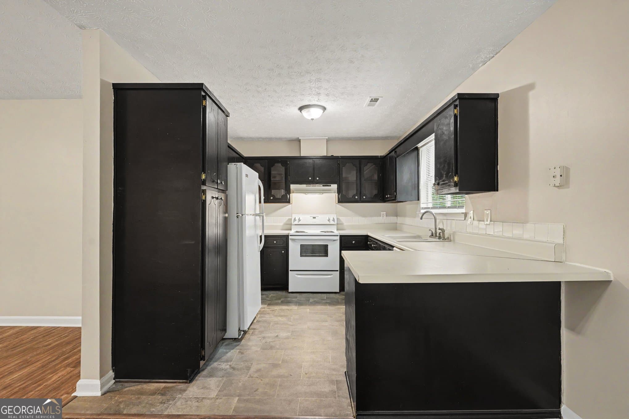 3 bedroom, 2 bathroom, 1,580 sq ft single family residence for sale at 2900 Rosecommons Drive, Hampton, GA 30228 — photo 8