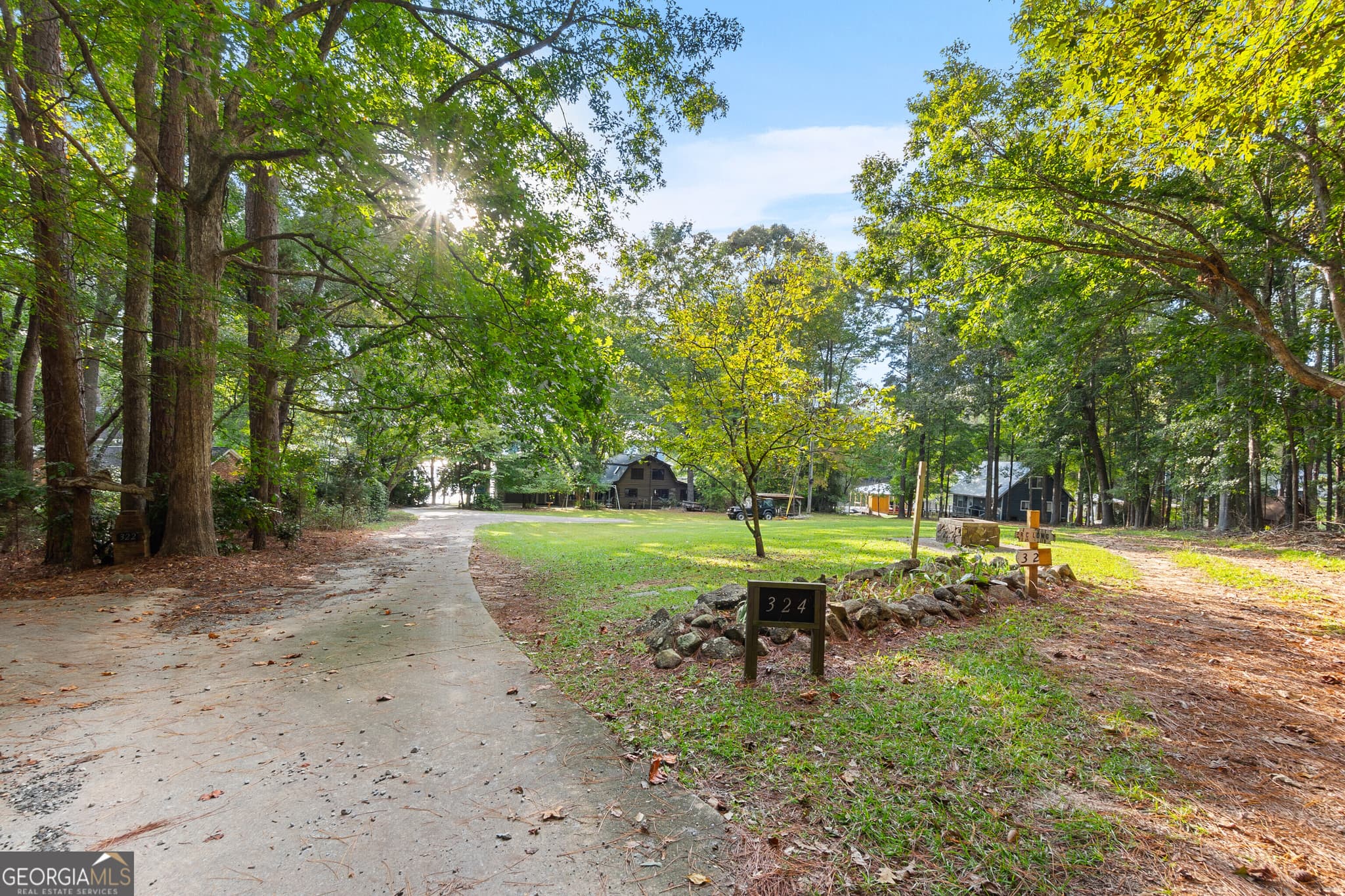 4 bedroom, 3 bathroom, 4,384 sq ft single family residence for sale at 324 Blenny Run, Jackson, GA 30233 — photo 8