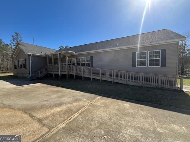 6 bedroom, 5.5 bathroom, 3,192 sq ft single family residence for sale at 135 Lata Terrace, Milledgeville, GA 31061 — photo 2