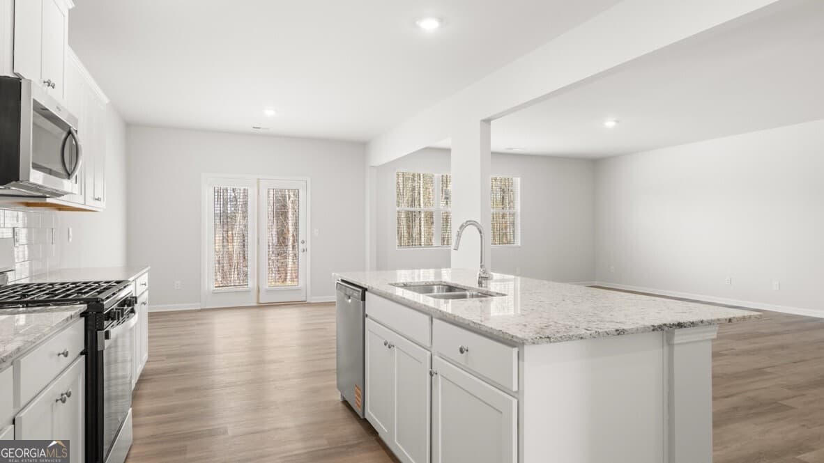 5 bedroom, 3 bathroom, 3,209 sq ft single family residence for sale at 6029 Airedale Drive, Union City, GA 30291 — photo 9