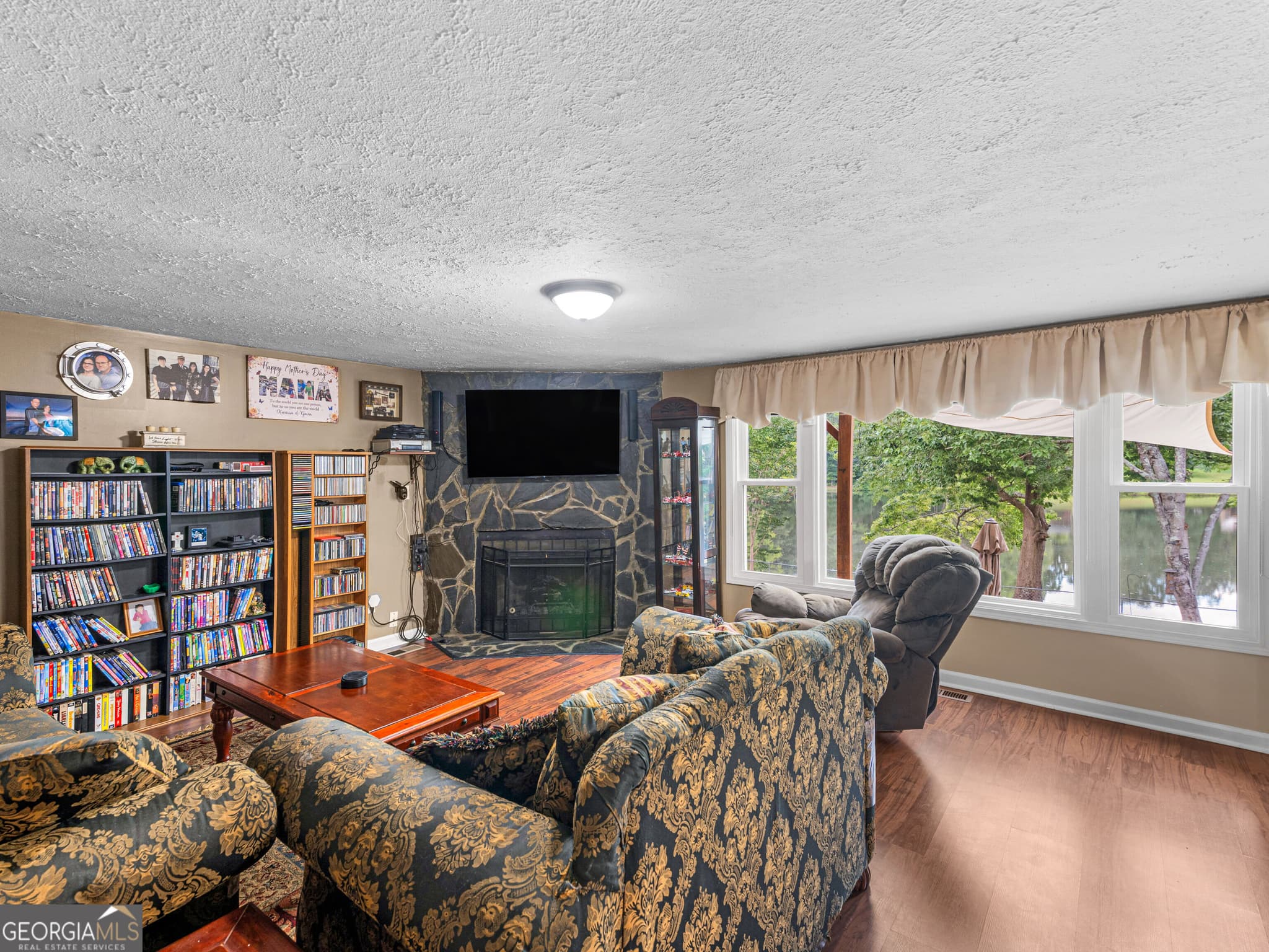4 bedroom, 3 bathroom, 2,048 sq ft single family residence for sale at 106 Central Lake Circle, Griffin, GA 30223 — photo 6