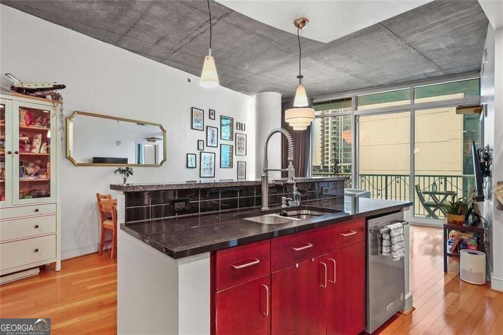 1 bedroom, 1 bathroom, 866 sq ft condominium for sale at 44 Peachtree Place 1225, Atlanta, GA 30309 — photo 8