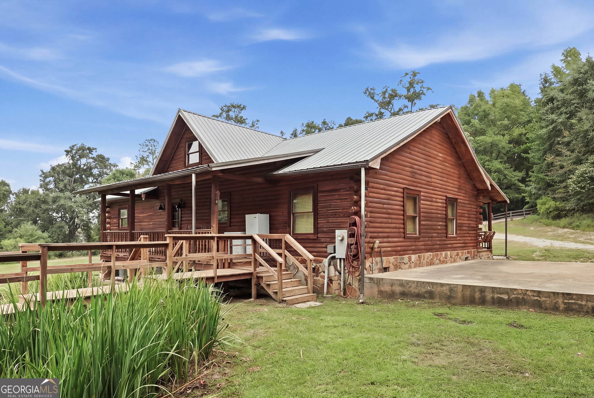 3 bedroom, 2 bathroom, 1,835 sq ft cabin,single family residence under contract at 2342 Davis Brothers Road, Richland, GA 31825 — photo 3