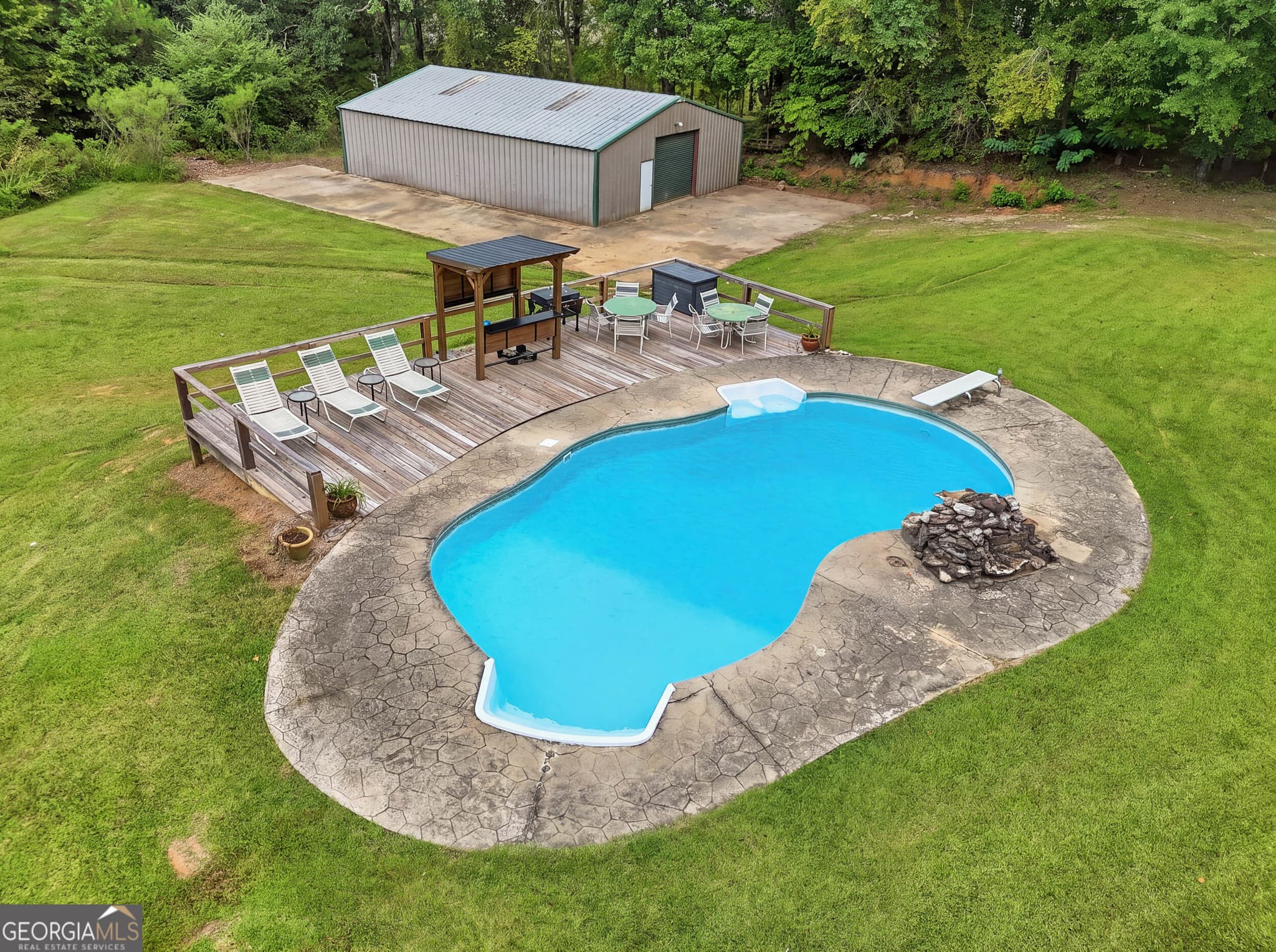 3 bedroom, 2 bathroom, 1,835 sq ft cabin,single family residence under contract at 2342 Davis Brothers Road, Richland, GA 31825 — photo 8