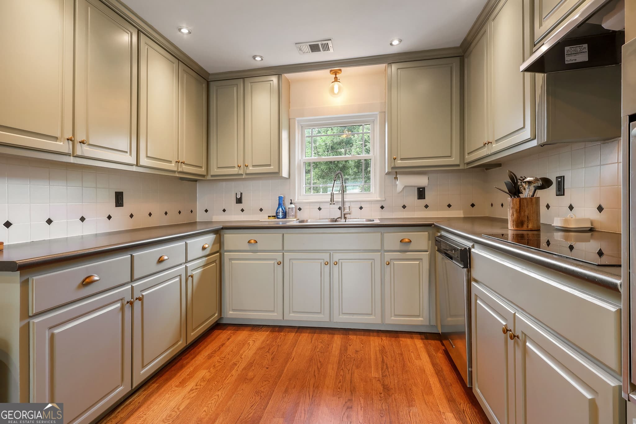 5 bedroom, 3.5 bathroom, 4,165 sq ft single family residence for sale at 3112 Highway 81, Mcdonough, GA 30252 — photo 8