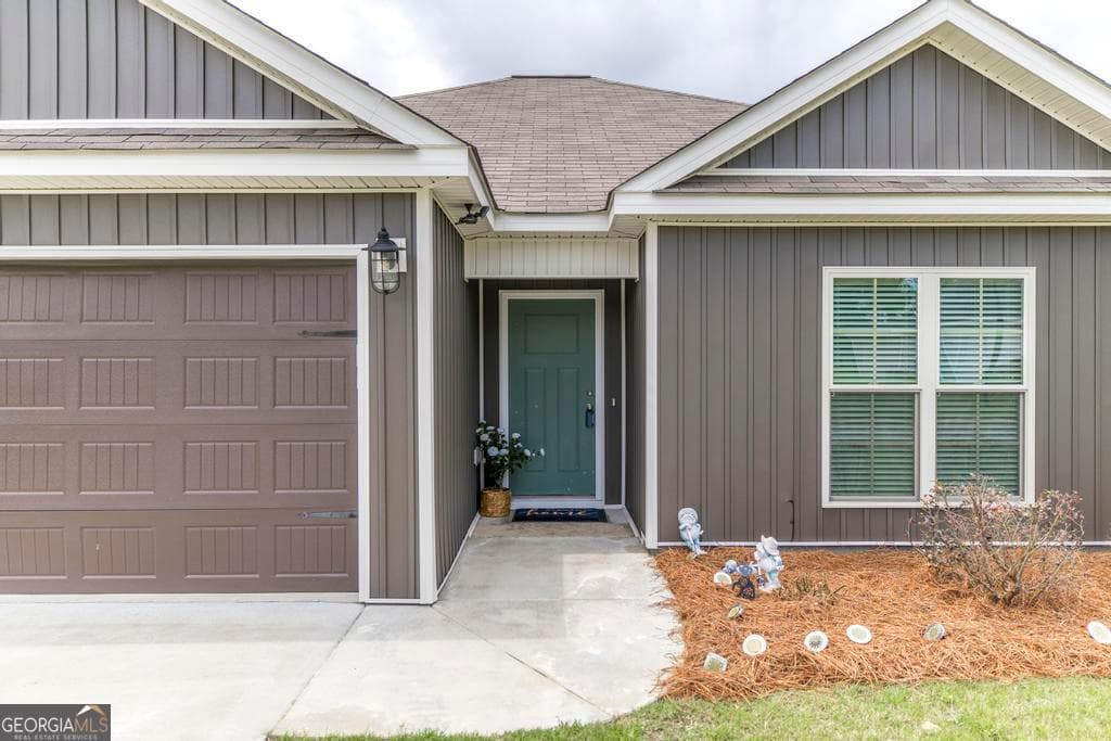 3 bedroom, 2 bathroom, 1,368 sq ft single family residence for sale at 10 Cole Drive, Hawkinsville, GA 31036 — photo 3