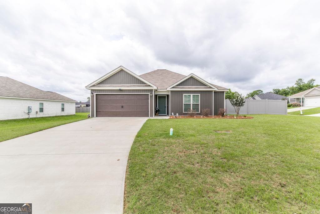 3 bedroom, 2 bathroom, 1,368 sq ft single family residence for sale at 10 Cole Drive, Hawkinsville, GA 31036