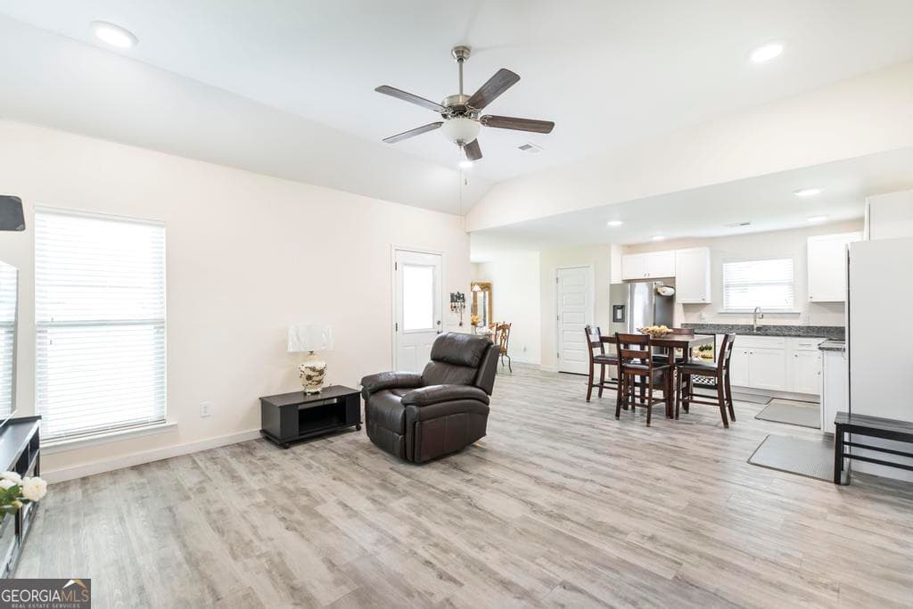 3 bedroom, 2 bathroom, 1,368 sq ft single family residence for sale at 10 Cole Drive, Hawkinsville, GA 31036 — photo 10