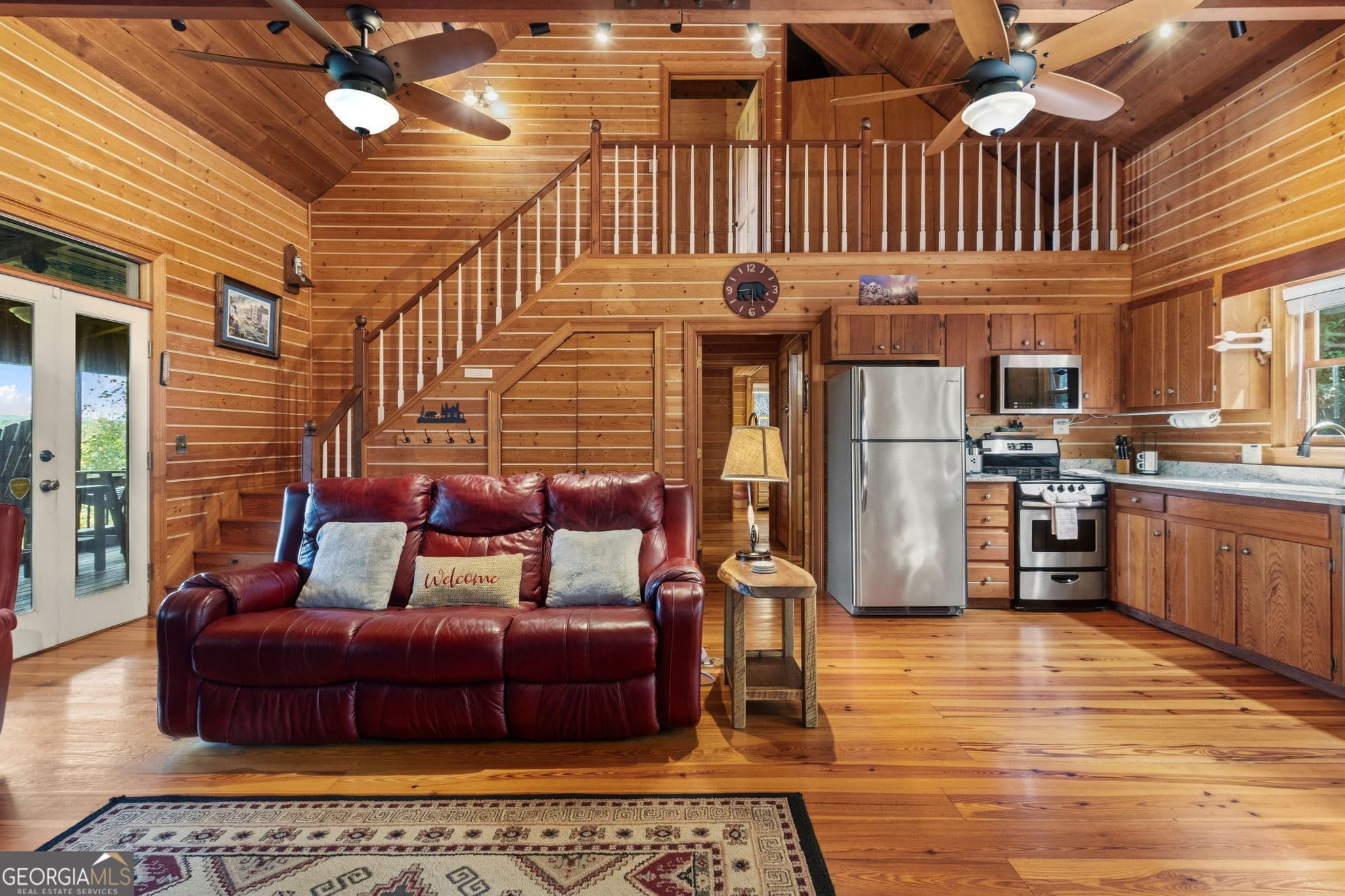 3 bedroom, 2.5 bathroom, 1,296 sq ft cabin,single family residence for sale at 517 Ridge Road, Blue Ridge, GA 30513 — photo 5
