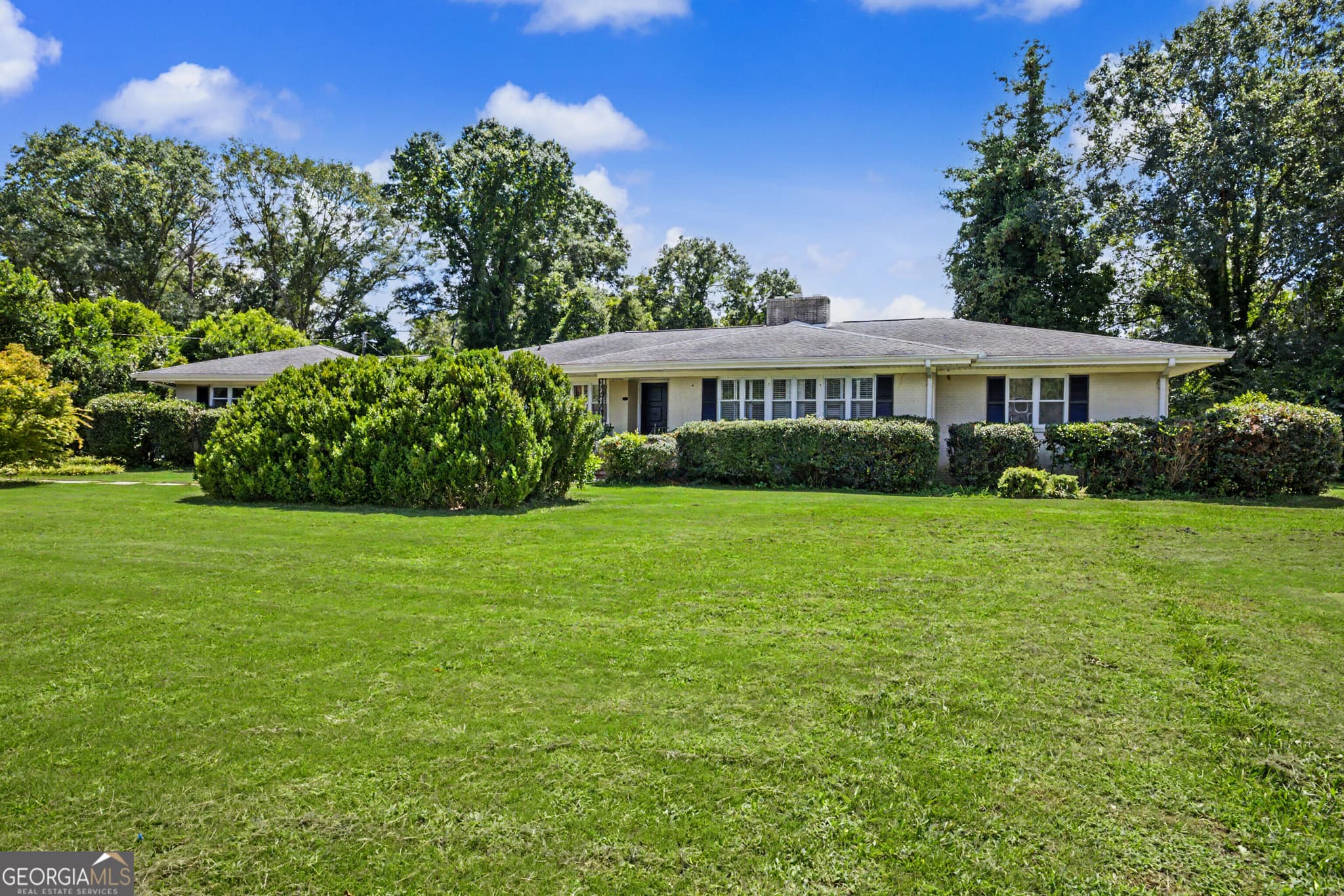 3 bedroom, 2 bathroom, 2,591 sq ft single family residence for sale at 17962 Main Street, Woodbury, GA 30293