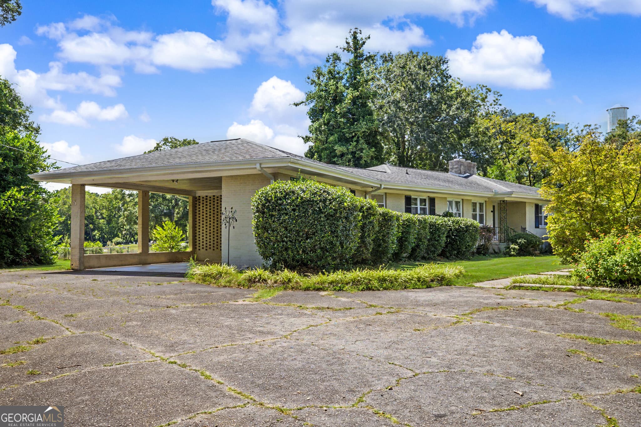 3 bedroom, 2 bathroom, 2,591 sq ft single family residence for sale at 17962 Main Street, Woodbury, GA 30293 — photo 4