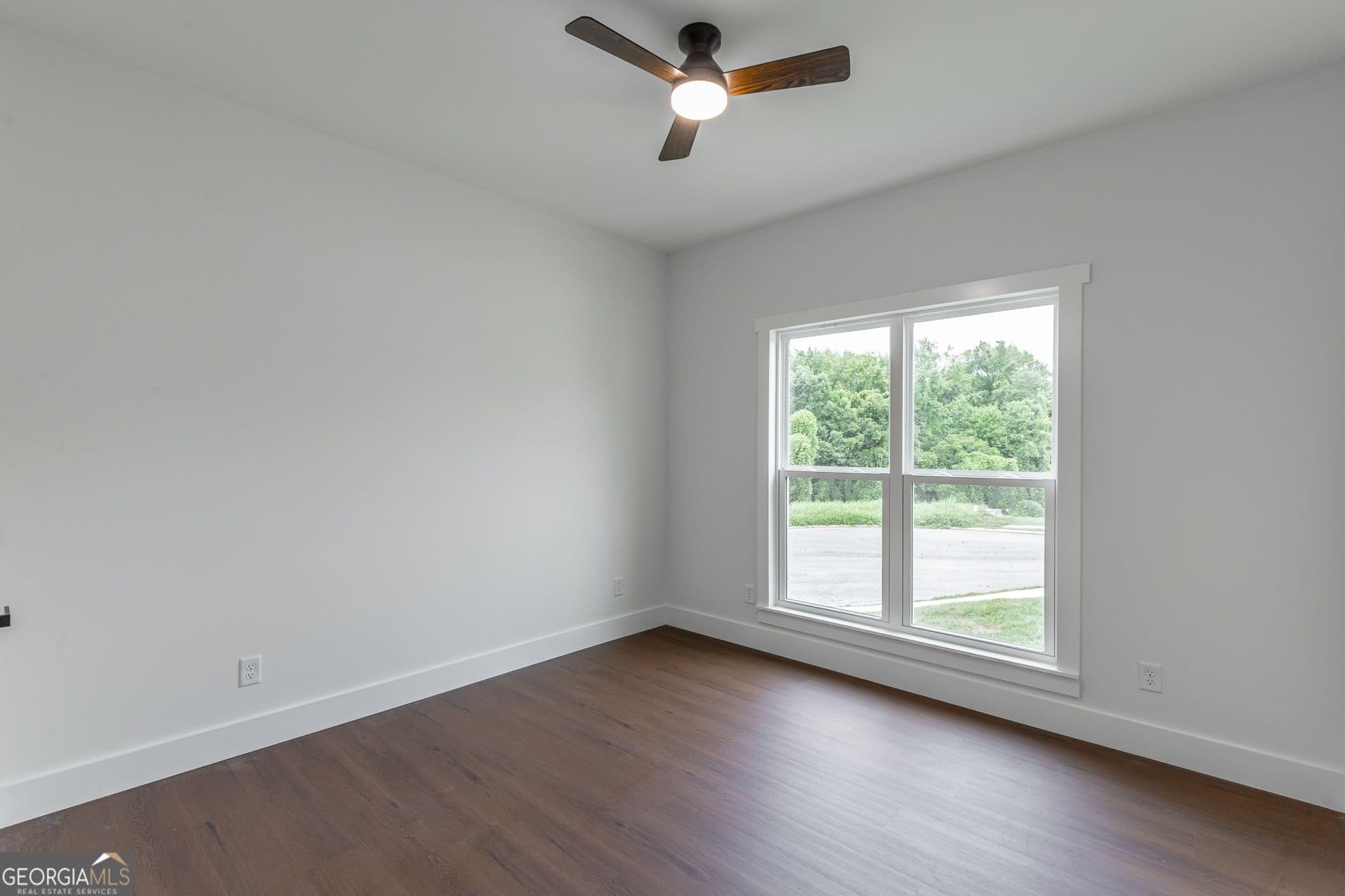 3 bedroom, 2 bathroom, 1,416 sq ft single family residence under contract at 18 Battle Bluff Drive, Rossville, GA 30741 — photo 6